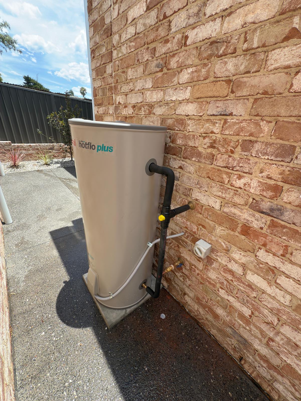 Rinnai Hotflo electric storage — install — plumbing work completed in Warilla by Shellharbour Plumbing (licensed Illawarra plumber)